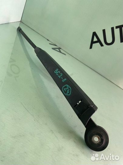 Поводок стеклоочистителя задний Volkswagen Touareg