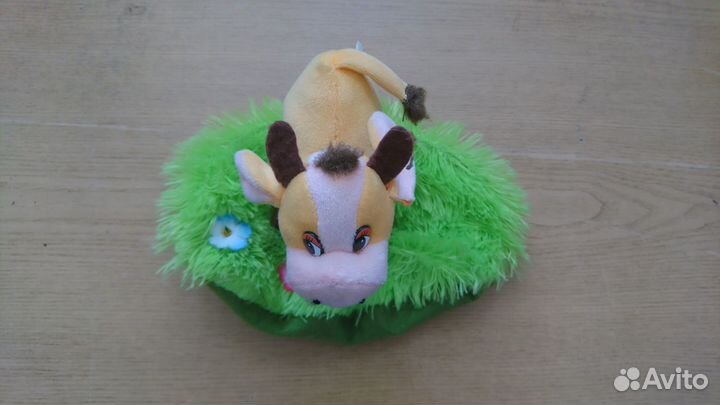 Игрушка мягкая бычок на лугу