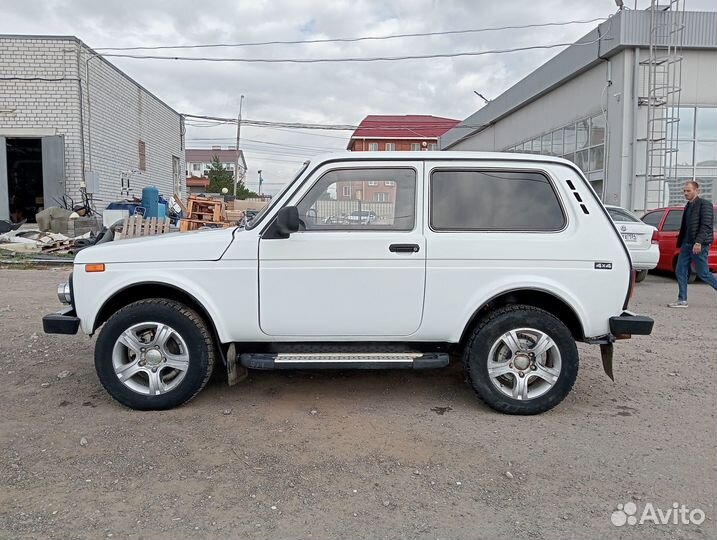 LADA 4x4 (Нива) 1.7 МТ, 2010, 140 000 км