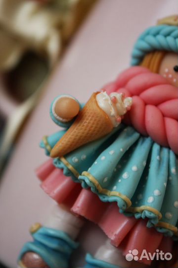 Кружка с декором из полимерной глины