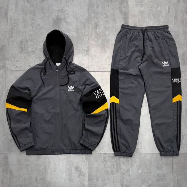 Спортивный костюм Adidas