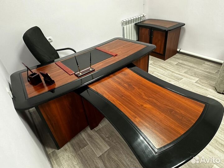 Стол руководителя