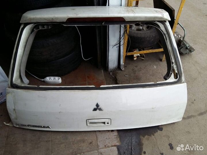 Задняя дверь Мицубиси Лансер