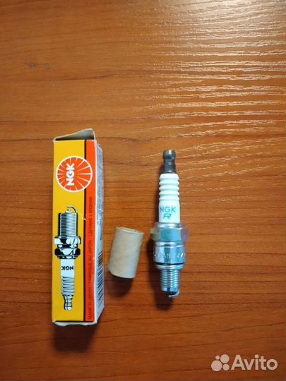 Свечa зажигания NGK