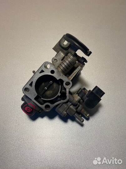 Дроссельная заслонка Toyota Corolla AE111 4AFE