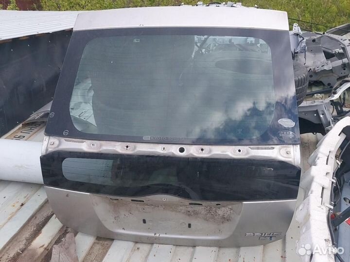 Крышка (дверь) багажника Toyota Prius 2 NHW20