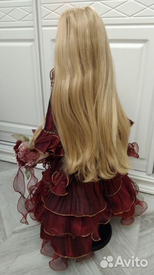 Кукла фарфоровая коллекционная