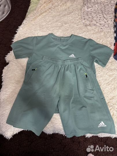 Спортивный костюм adidas