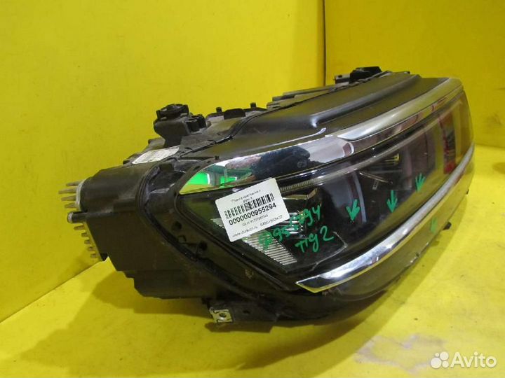 Фара правая Volkswagen Tiguan