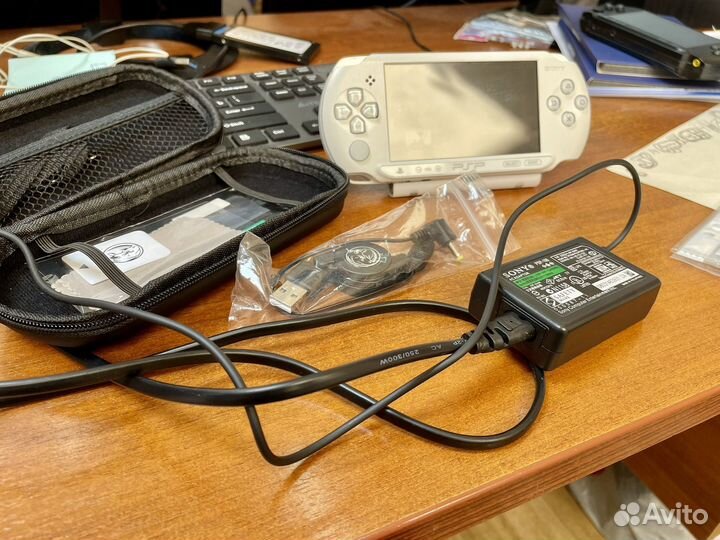 Sony PSP e1008 Street White прошитая