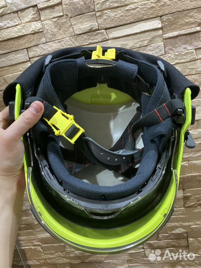 Шлем пожарного