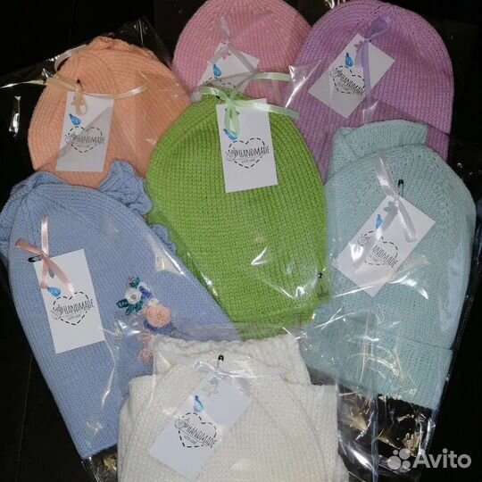 Детские комплекты шапка и манишка