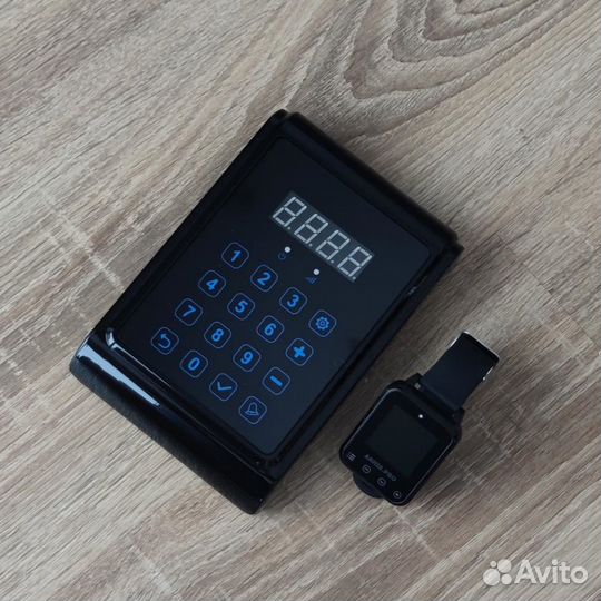 Пульт вызова официанта на кухню и часы-пейджер