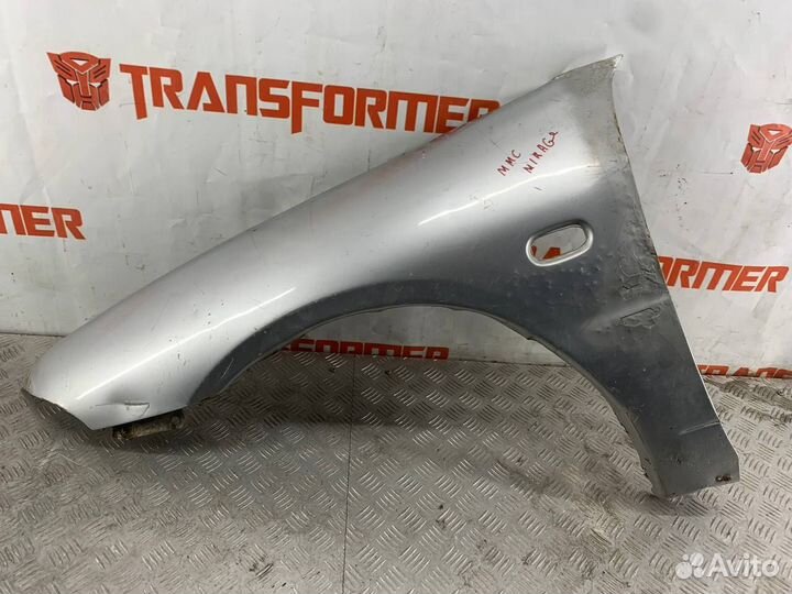 Крыло переднее левое Митсубиши Мираж 1993