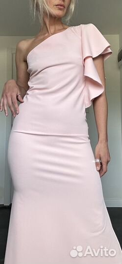 Вечернее платье в пол со шлейфом