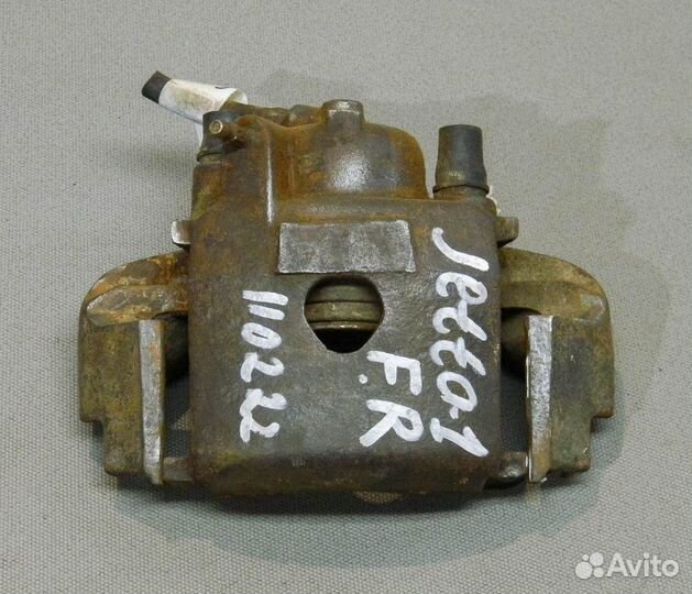 Суппорт передний правый VW Jetta 1