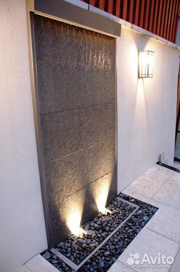 Водная стена (Водопад по стеклу, зеркалу, камню)