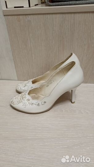 Белые свадебные туфли 35