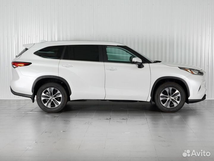 Toyota Highlander 2.4 AT, 2022, 179 км