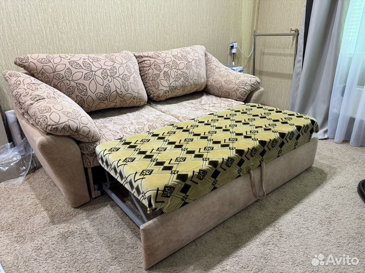 Комплект мягкой мебели бу диван + 2 кресла