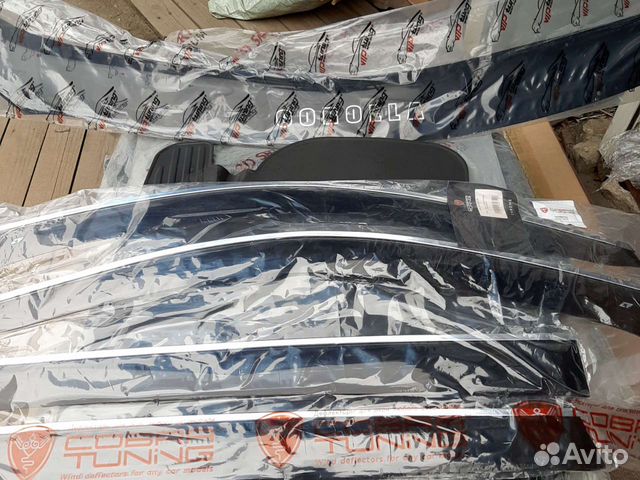 Дефлекторы капота и окон