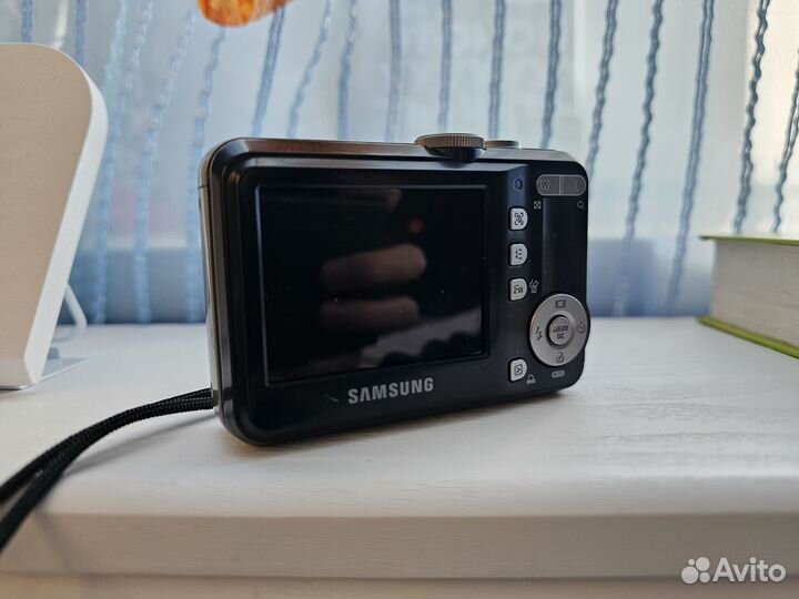 Цифровой фотоаппарат Samsung S760