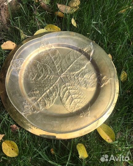 Подставочная тарелка латунь