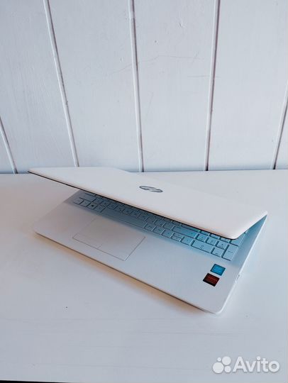 Стильный hp для всех задач (ssd/4яд/8/две видео к