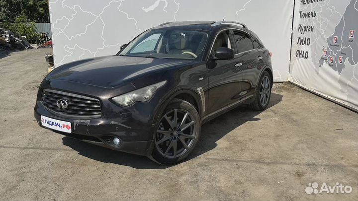 Поводок стеклоочистителя передний левый Infiniti F