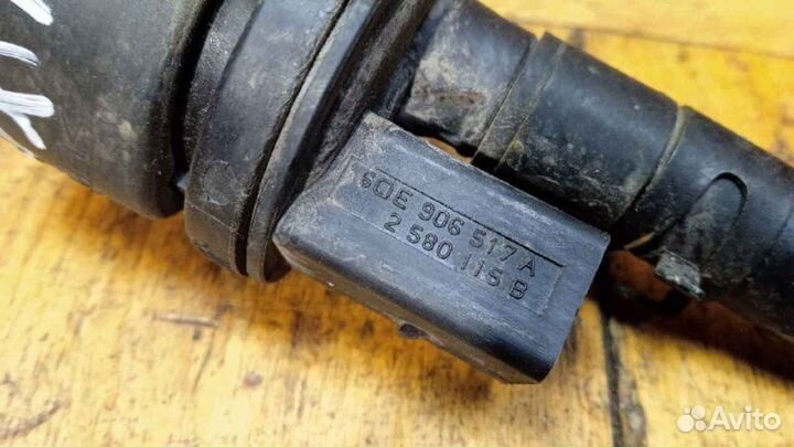 Клапан вентиляции топливного бака Volkswagen Jetta