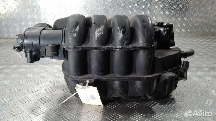 Коллектор впускной для Volkswagen Passat 6