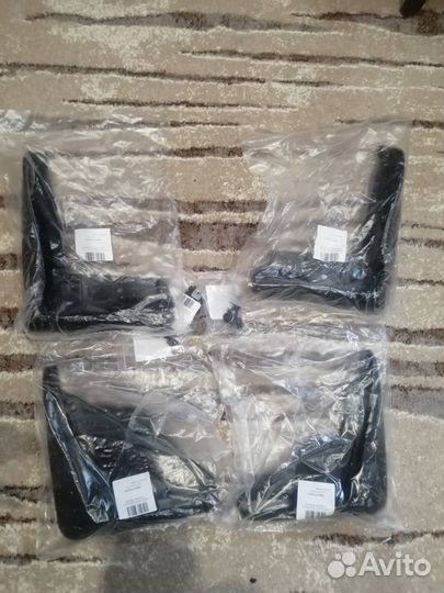 Комплект брызговиков Toyota Camry V70