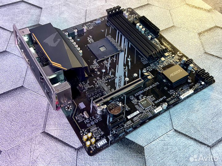 Материнская плата AM4 Gigabyte aorus A520M
