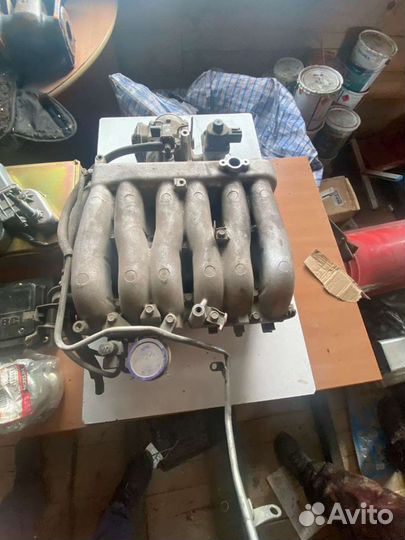 Впускной коллектор с заслонками Mitsubishi pajero