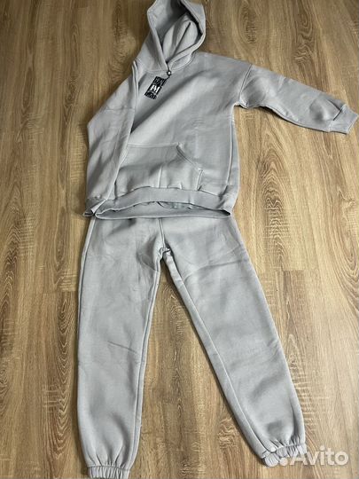 Спортивный костюм женский