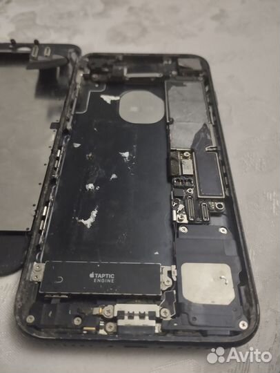 Телефон iPhone 7 не работает