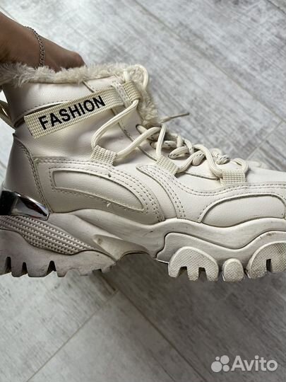 Кроссовки на меху