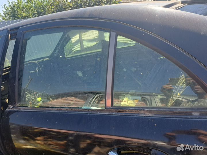 Стекло двери Mercedes W211