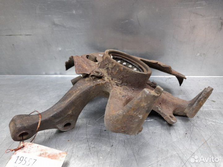 Кулак поворотный передний левый Volkswagen Golf