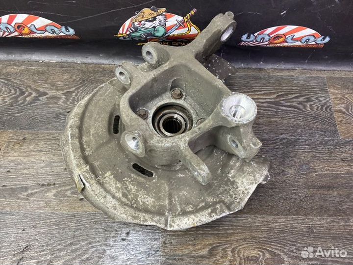 Кулак задний левый Bmw F10 седан N47N 11.2011