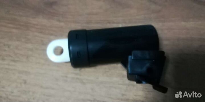 Амортизатор бардачка на Toyota Harrier