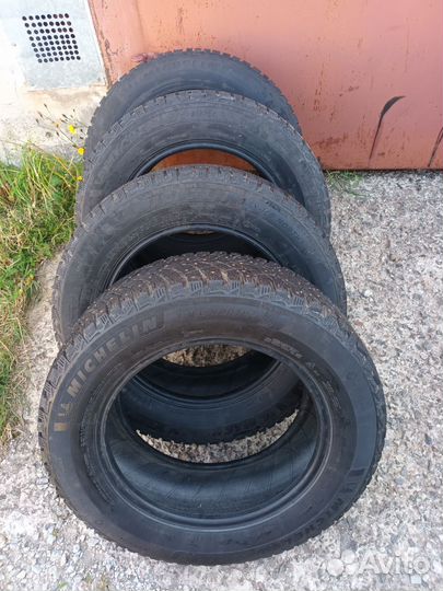 Michelin X-Ice North 4 215/60 R16