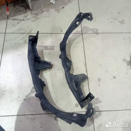 Крепление кронштейн фары BMW e90