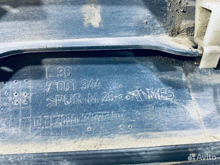 Накладка на крыло передняя правая Land Rover Range