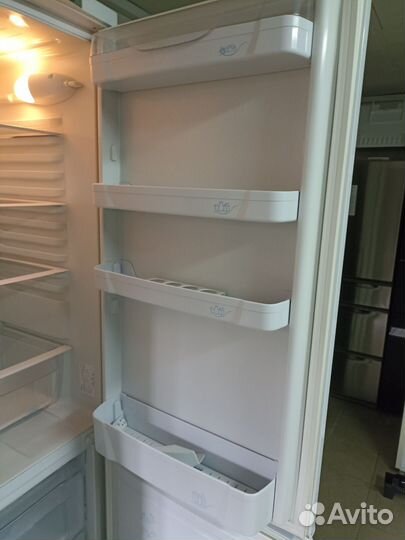 Холодильник бу indesit