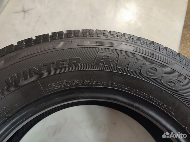 Hankook Winter RW06 205/70 R15C 106R