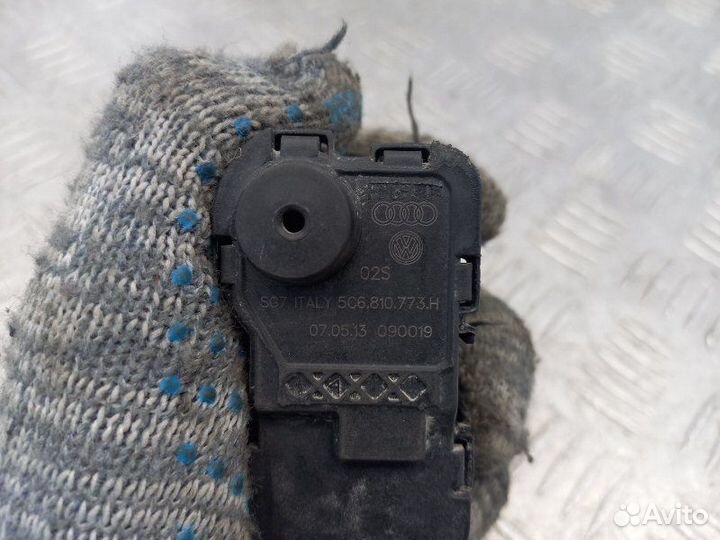 Активатор лючка бензобака Volkswagen Polo 5 MK5