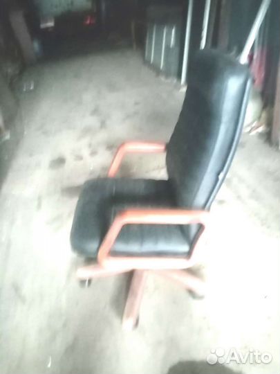 Стол и стулья