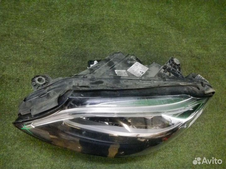 Фара левая Mercedes-Benz C-Class