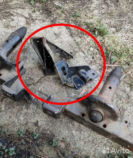 Кранштейн подушек двиг. Шевроле нива 2шт